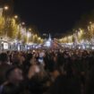 Paris passe en mode « Popcorn salé » et Noël avec les illuminations des Champs-Elysées